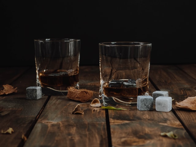 Die Geschichte des Bourbon Whiskey aus amerikanischen Fässern